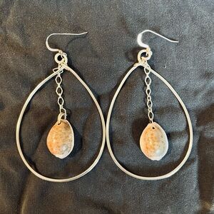 Rare Cowlrie Shell Earrings 
✨Maui✨handmade